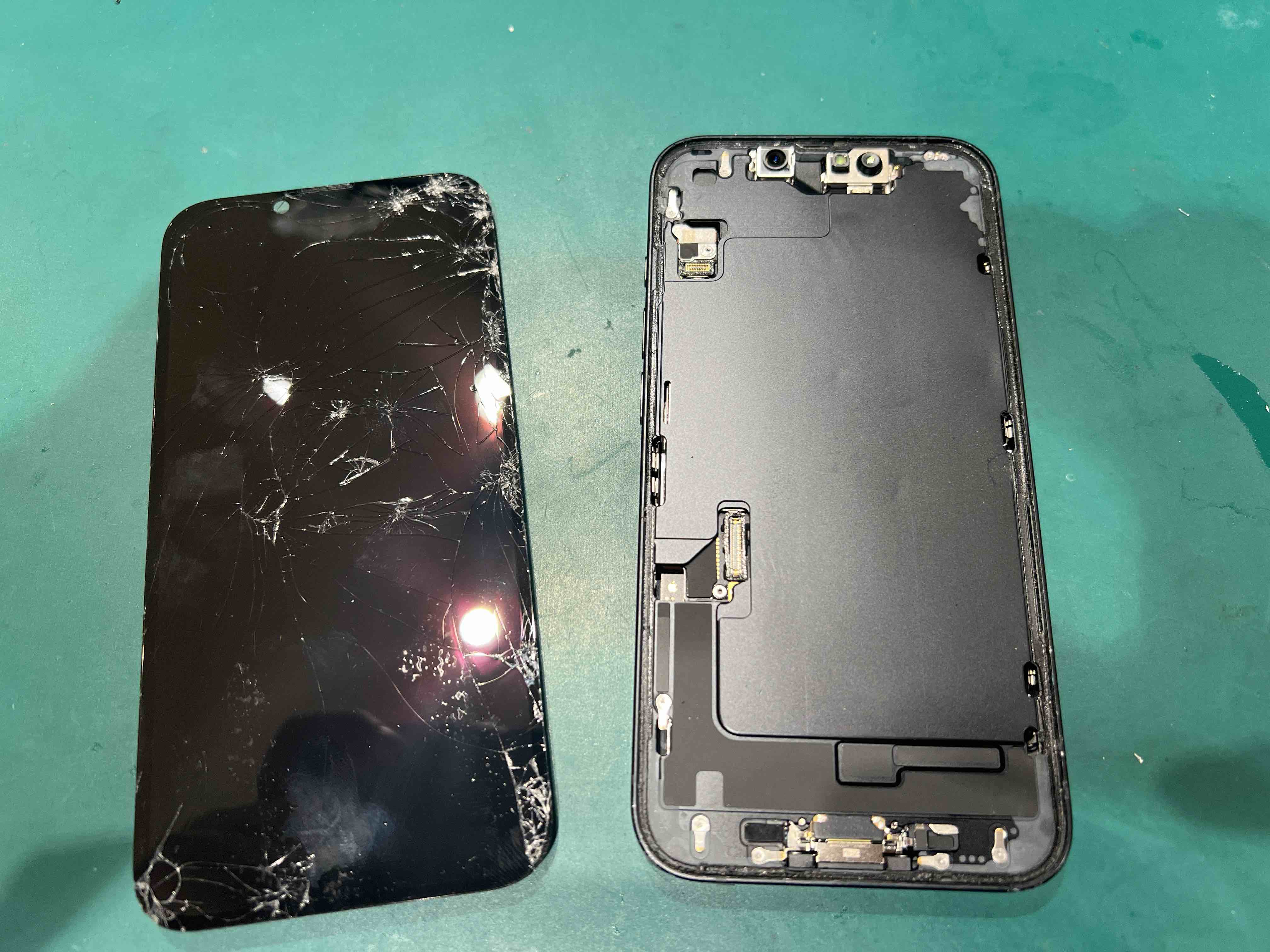 【高輪台よりご来店】iPhone 16eの画面交換修理のご依頼をいただきました！